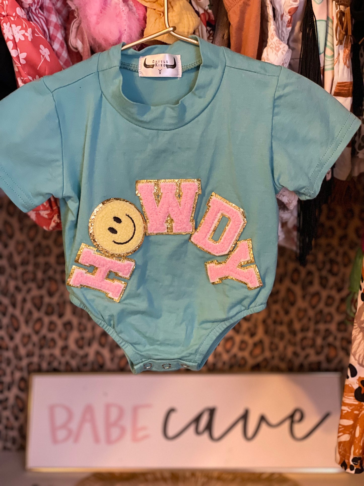 Chenille HOWDY tee