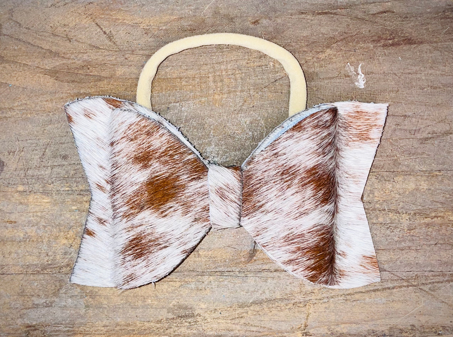 Red/white Cowhide Bow